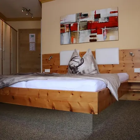 Zirben Diamant & Dogs Pensión 3*