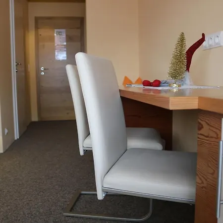 Zirben Diamant & Dogs Pensión Obdach