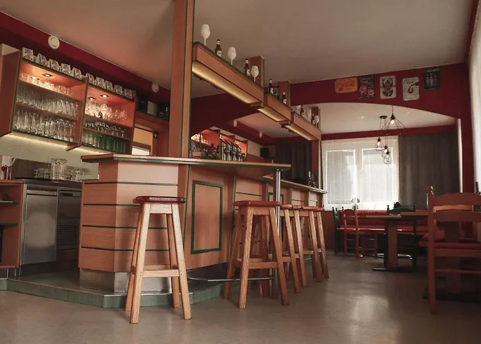 Zirben Diamant & Dogs 招待所 3*